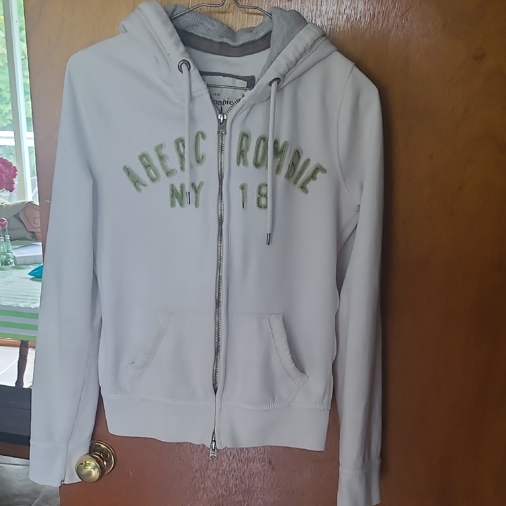 Abercrombie & Fitch Cream and Gray Label